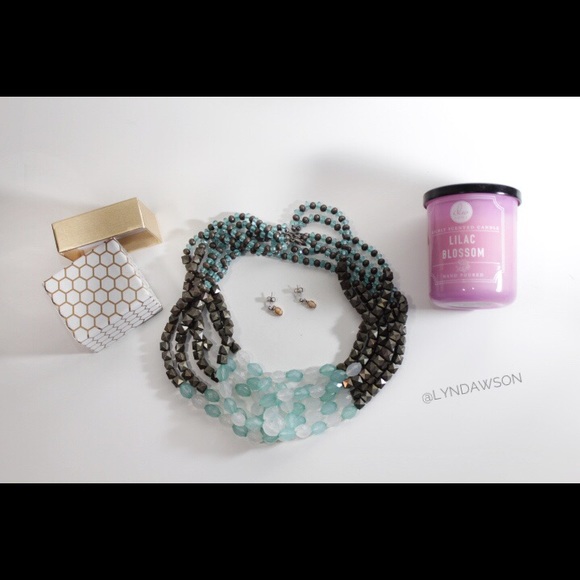 Gorgeous Necklace - Picture 1 of 4